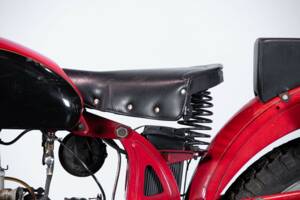 Image 21/50 de Moto Guzzi 250 SS (1950)