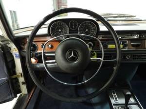 Imagen 6/15 de Mercedes-Benz 280 E (1972)