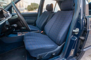 Bild 5/5 von Mercedes-Benz 190 E 2.3 (1988)
