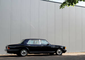 Image 2/47 de Rolls-Royce New Silver Spur (1997)