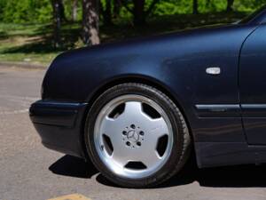 Immagine 18/50 di Mercedes-Benz E 55 AMG (1999)