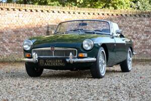Image 22/50 of MG MGB (1974)