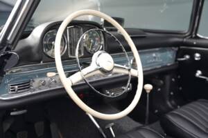 Image 15/43 of Mercedes-Benz 300 SL Roadster (1960)
