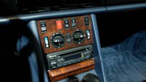 Afbeelding 8/32 van Mercedes-Benz 560 SEL (1990)
