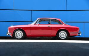Image 15/17 of Alfa Romeo 2000 GT Veloce (1972)