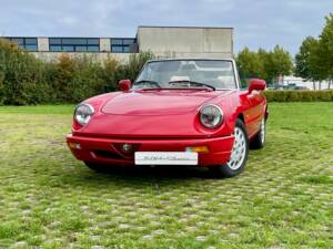 Bild 2/23 von Alfa Romeo 2.0 Spider (1991)