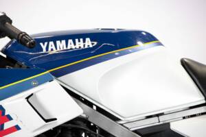 Image 17/50 of Yamaha FZ 750 (1986)