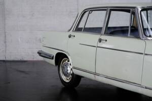 Image 13/48 of Alfa Romeo 2600 Berlina (1962)