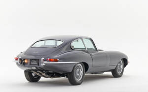 Image 3/97 of Jaguar Type E 4.2 (1966)