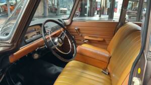 Image 16/40 of Peugeot 404 Break (1965)