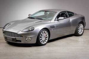 Bild 1/29 von Aston Martin V12 Vanquish (2001)