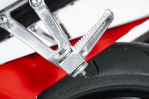 Image 28/44 of Yamaha YZF 1000 R1 (1998)