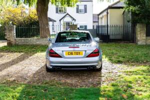 Image 14/45 of Mercedes-Benz SL 55 AMG (2004)