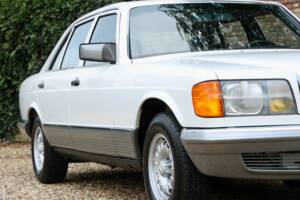Bild 17/50 von Mercedes-Benz 380 SEL (1983)
