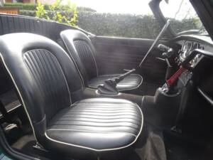 Image 30/49 of Triumph Spitfire Mk II (1965)