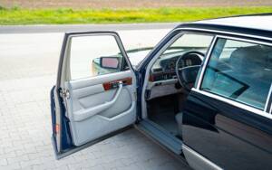 Image 24/72 de Mercedes-Benz 500 SEL (1984)