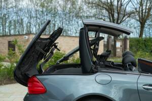 Image 31/50 of Mercedes-Benz SL 500 (2001)