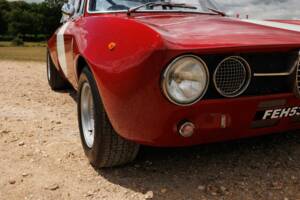 Image 25/50 de Alfa Romeo 1750 GT Veloce (1971)