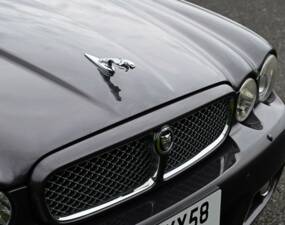 Image 17/50 de Jaguar XJ 8 4.2 (2009)