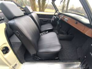 Immagine 29/54 di Volkswagen Karmann Ghia 1500 (1968)