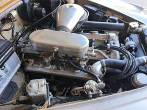 Image 16/27 of Jaguar Mk II 2.4 (1967)