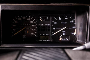 Image 26/35 de Volkswagen Golf Mk I Convertible 1.5 (1983)