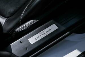Image 20/50 of Aston Martin Vanquish Volante (2014)