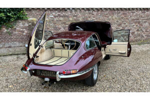 Image 26/50 of Jaguar Type E 3.8 (1964)
