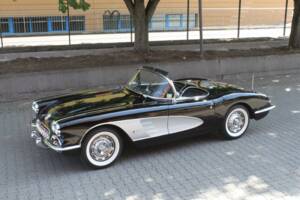 Imagen 3/18 de Chevrolet Corvette (1960)