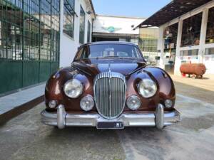 Image 6/42 of Jaguar Mk II 2.4 (1964)
