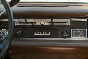 Image 45/50 of Mercedes-Benz 200 (1966)