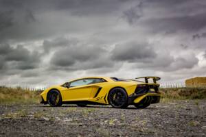 Image 11/21 of Lamborghini Aventador LP 750-4 SV (2016)