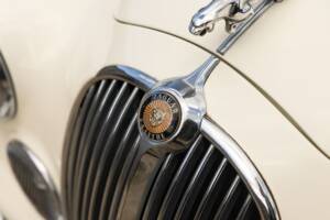 Image 8/50 of Jaguar Mk II 2.4 (1967)
