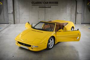Image 18/100 of Ferrari F 355 Spider (1999)