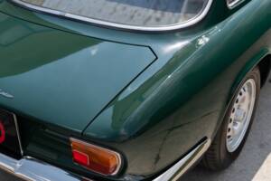 Image 33/83 of Alfa Romeo Giulia GT 1300 Junior (1968)