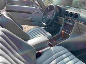 Image 13/52 de Mercedes-Benz 500 SL (1985)