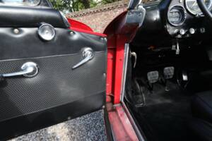 Image 21/50 of Alfa Romeo 2600 Spider (1962)