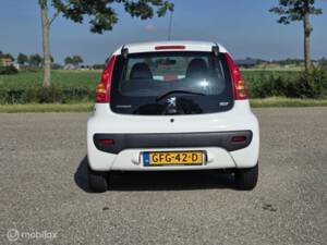 Image 6/32 of Peugeot 107 (2009)