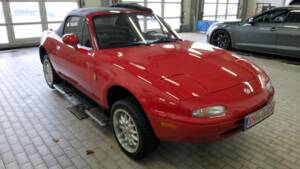 Image 33/56 de Mazda MX-5 1.8 (1995)