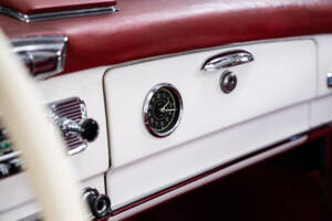 Image 18/35 of Mercedes-Benz 190 SL (1963)
