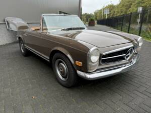 Image 7/36 de Mercedes-Benz 250 SL (1968)