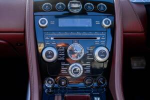 Afbeelding 50/50 van Aston Martin DBS Volante (2011)