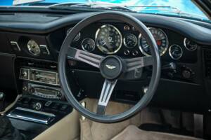 Image 17/43 de Aston Martin V8 (1974)