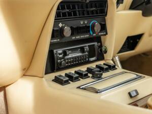 Image 39/75 de Aston Martin V8 Vantage (1985)