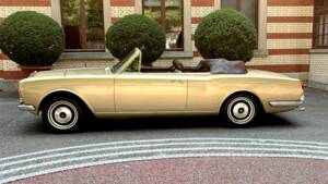 Image 2/17 of Rolls-Royce Corniche I (1976)