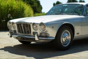 Image 21/50 de Jaguar XJ 6 4.2 (1970)