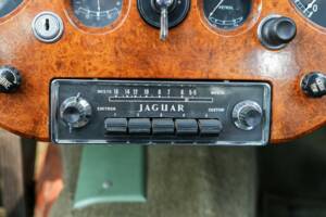 Image 16/50 of Jaguar XK 120 DHC (1953)