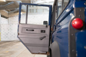 Image 42/86 de Land Rover Defender 110 Td5 (1999)