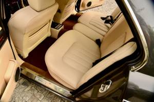 Image 23/50 of Jaguar XJ 12 (1988)