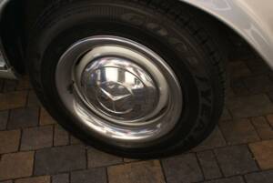 Bild 24/50 von Mercedes-Benz 230 SL (1967)